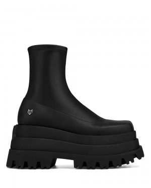 Festival Season Naked Wolfe Sassy Black | NUPYKZ701